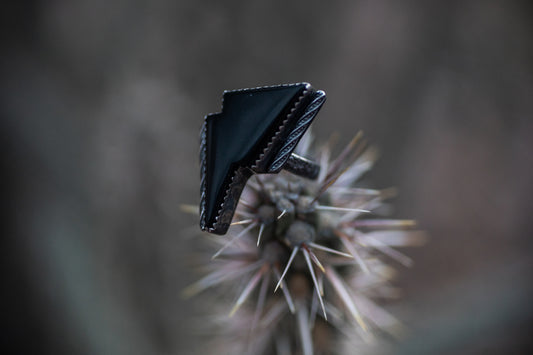 Jet Bolt Ring | Size 7.75